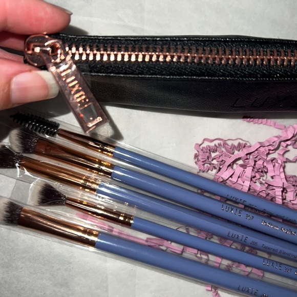 Luxie 5 pcs Makeup Brushes with Case - Picture 11 of 11